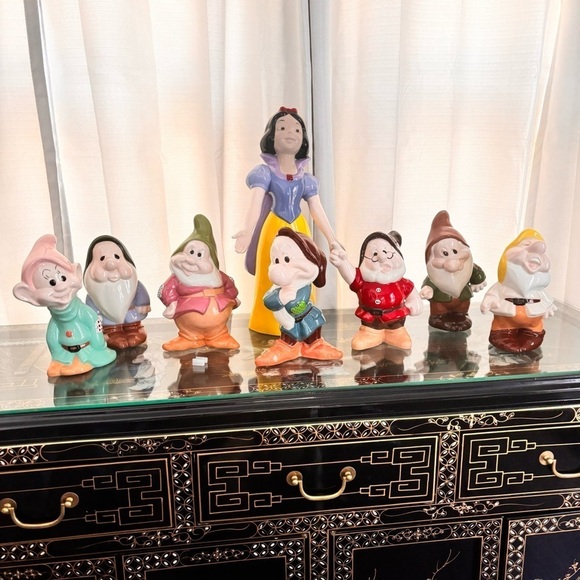 Rare Vintage Walt Disney's
Snow White The Seven Dwarfs
X Large Ceramic Figurine - Picture 10 of 17